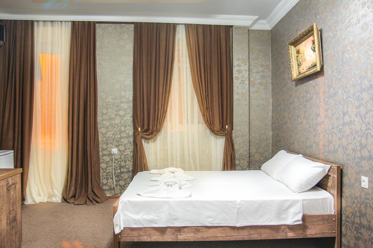 New Palace Shardeni Tbilisi Eksteriør billede