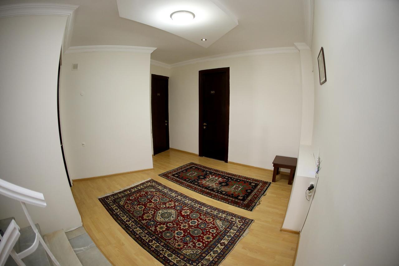 New Palace Shardeni Tbilisi Eksteriør billede